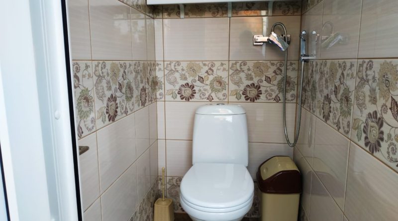 new toilet outdoor 2019-05-15 at 18.52.52